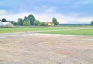 Altes baufälliges Bauernhaus mit freistehendem Büro- Baucontainer im Bauland in guter Lage!