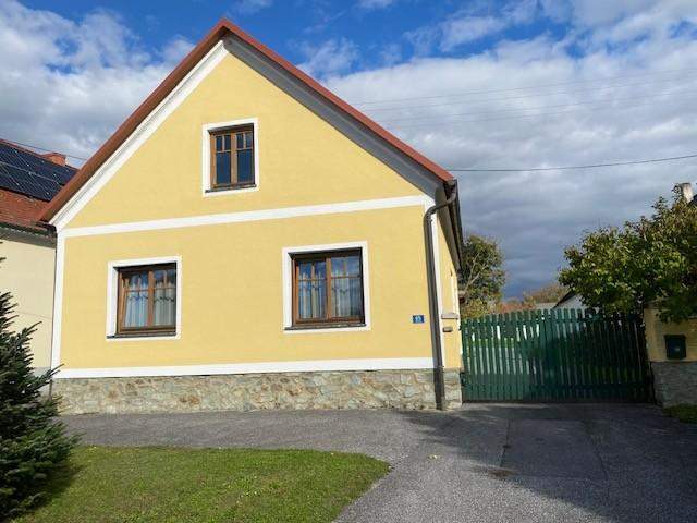 Traditioneller Streckhof - saniert & bezugsbereit
