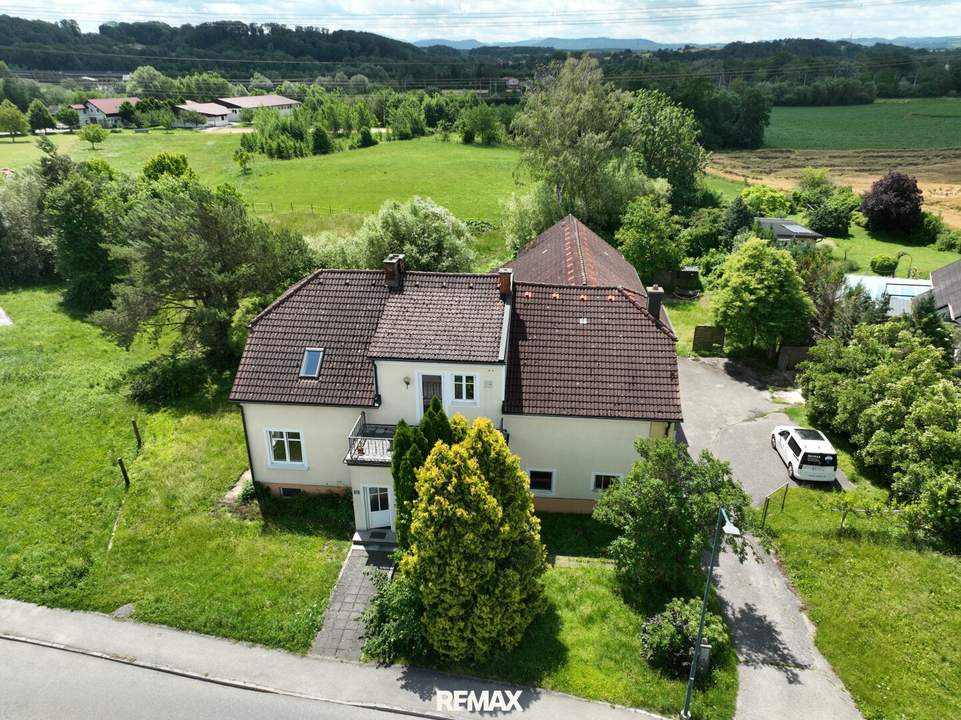 Zweifamilienhaus mit großem Grund in Neumarkt, Bezirk Melk