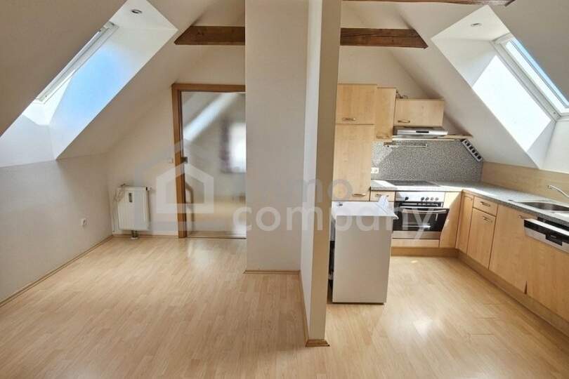 Wohnen mit Bergblick: 81 m² Dachgeschosswohnung in Siedlungslage – noch zweitwohnsitzfähig, in Admont, Wohnung-miete, 750,00,€, 8911 Liezen