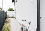 MODERNES EINFAMILIENHAUS MIT SONNIGEM GARTEN BEI SCHLOSS NEUGEBÄUDE