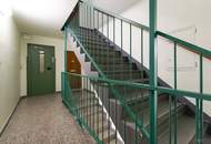 TERRASSENWOHNUNG IM DACHGESCHOSS OHNE SCHRÄGEN II 2 TERRASSEN MIT CA. 46m² II KLIMA II MODERNES BAD II 1 GARAGE II NÄHE YPPENPLATZ UND U6 II LETZER STOCK MIT LIFT