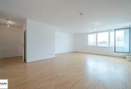 Helle 2 Zimmer Dachgeschosswohnung mit hofseitiger Terrasse - Abendsonne auf der eigenen Terrasse genießen! // ab 02/26 **VIDEO**