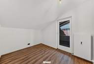Frisch renovierter 3-Zimmer-Dachgeschosstraum mit zwei Balkonen und Tiroler Bergpanorama in Alpbach