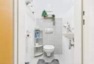 Große Dachgeschoßwohnung mit Wintergarten und Klimaanlage