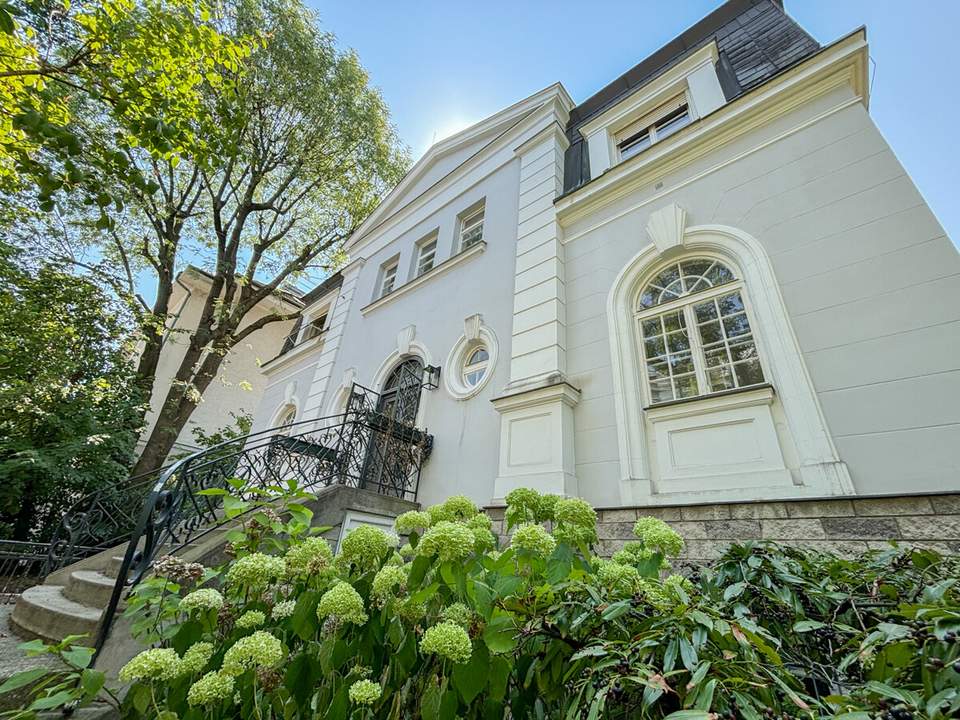 Repräsentative Jahrhundertwende-Villa mit weitläufigem Garten in Hietzing
