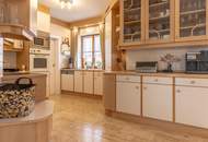 Schönes Einfamilienhaus mit kleinem Geschäftslokal und zusätzliches Auszugshaus