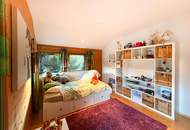 Einfamilienhaus im Zentrum von Neukirchen – 6 Zimmer, großem Garten, Garage &amp; Bürotrakt