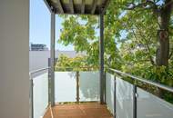 "Dachgeschoss, Balkon & grüner Ausblick"