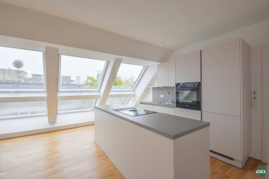 Ab 1. Februar: Traumhafte 3-Zimmer-Dachgeschosswohnung mit Balkon in Gersthof!