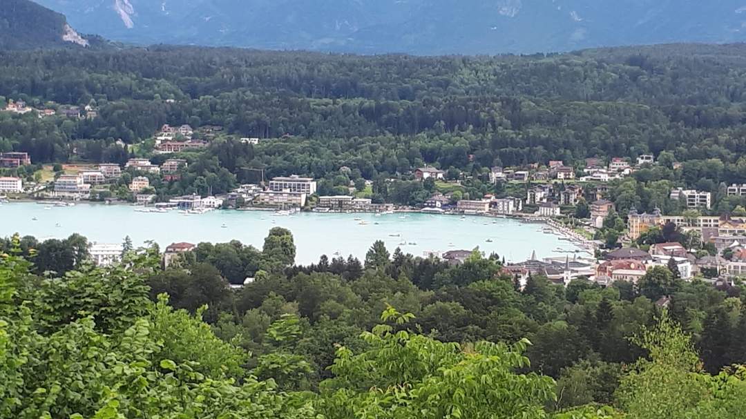 Preis auf ANFRAGE:VELDEN kl.FERIEN-Bungalow TOP Seeblick,See 30m,Schloss 300m 2.WohnSitz,Jahresmiete