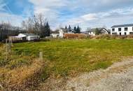 Großes Baugrundstück mit hohem Freizeitwert!