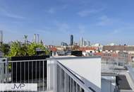 Helle und freundliche 2-Zimmer DG Wohnung mit Balkon und großer Dachterrasse mit 360° Stadtblick!