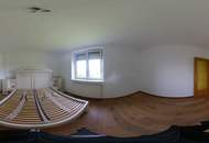 Einfamilienhaus mit Nebengebäuden und Garten