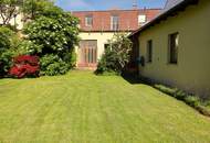 "Ein/Zwei/Dreifamilienhaus mitten im Ortszentrum!"
