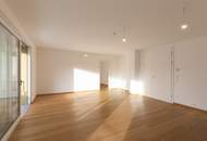 Gut aufgeteilte Praxisräumlichkeiten mit westseitigem Balkon, Eigengarten und PKW-Stellplatz