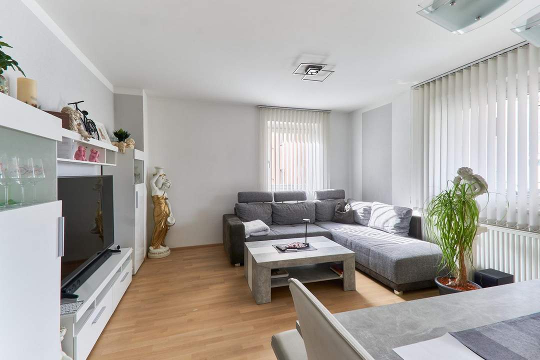 Helle 3-Zimmer-Wohnung mit Balkon & Tiefgaragenplatz
