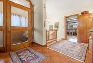 Sonniges Einfamilienhaus mit Pool, großem Keller & Ausbaupotenzial