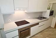 INNENSTADTLAGE, Spiegelgasse, 95 m2 Altbau mit Balkon, 2 Zimmer, Komplettküche, Wannenbad, Parketten, 4. Liftstock, Am-Graben-Nähe