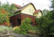 REPRÄSENTATIVE VILLA AUF GROSSEM GRUNDSTÜCK – NÄHE ZENTRUM