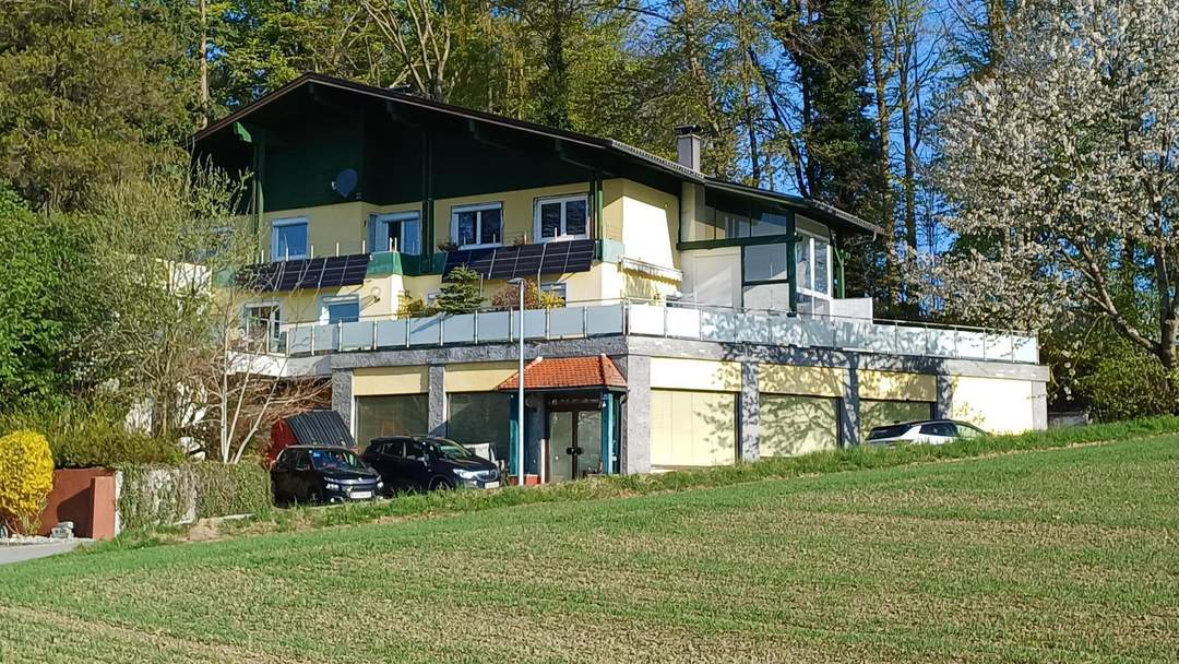 Großzügiges Landhaus mit TOP Garten in Waldrandlage!
