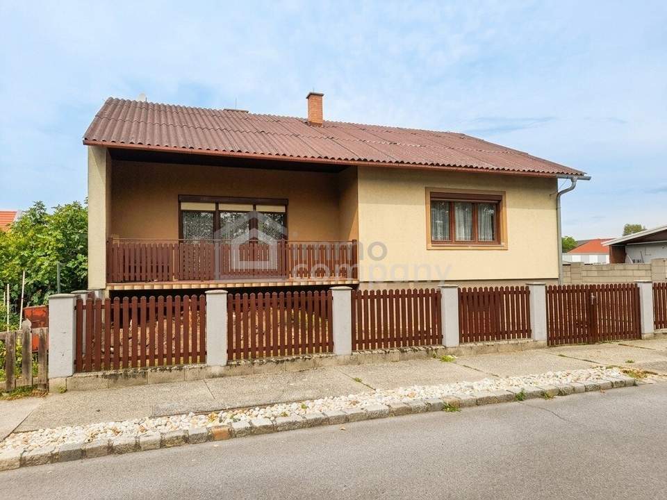 Wohnen im Grünen – helles Einfamilienhaus mit geschütztem Garten in Gols