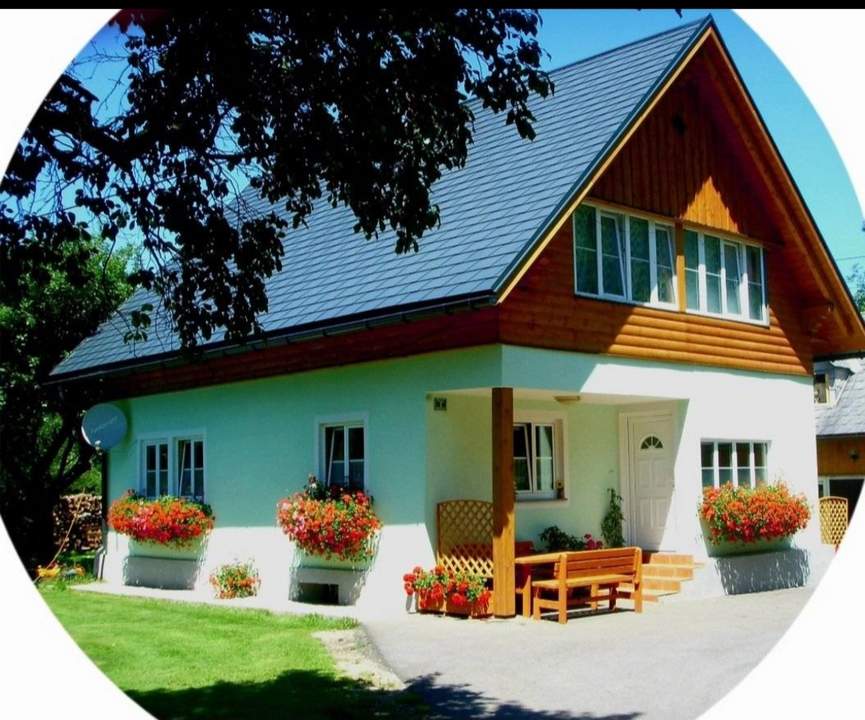 Modernisiertes Familienhaus mit großem Grundstück und zusätzlicher Einliegerwohnung (Provisionsfrei)