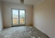 Sanierungsbedürftiges, großzügiges Zweifamilienhaus am ruhigen Ortsrand von Friedberg!