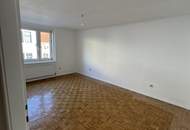 Helle 2-Zimmer-Wohnung mit Kaminanschluss & Lift – Nähe Wiedner Hauptstraße