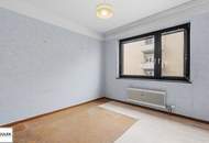 Gut geschnittene 2-Zimmer-Wohnung mit separater Küche nahe Bahnhof Liesing – sanierungsbedürftig