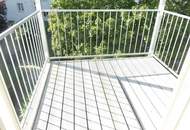Top-sanierte, ruhige Altbauwohnung mit 4,5m² Balkon
