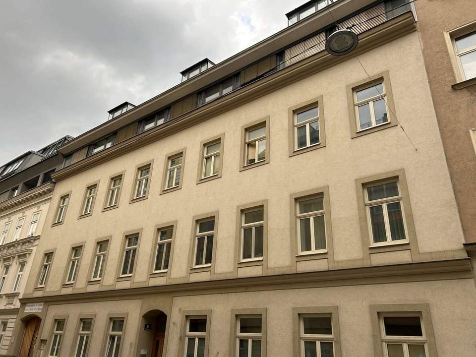 4-Zimmer-Wohnung mit Terrasse und Eigengarten im Erdgeschoss nahe U1 Keplerplatz