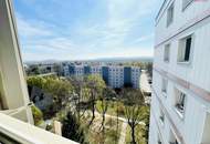 Entspanntes Wohnen in ruhiger Grünlage am beliebten Spallerhof! Großzügig geschnittene 2-Raum-Wohnung mit schöner Loggia! Wunderbarer Ausblick!