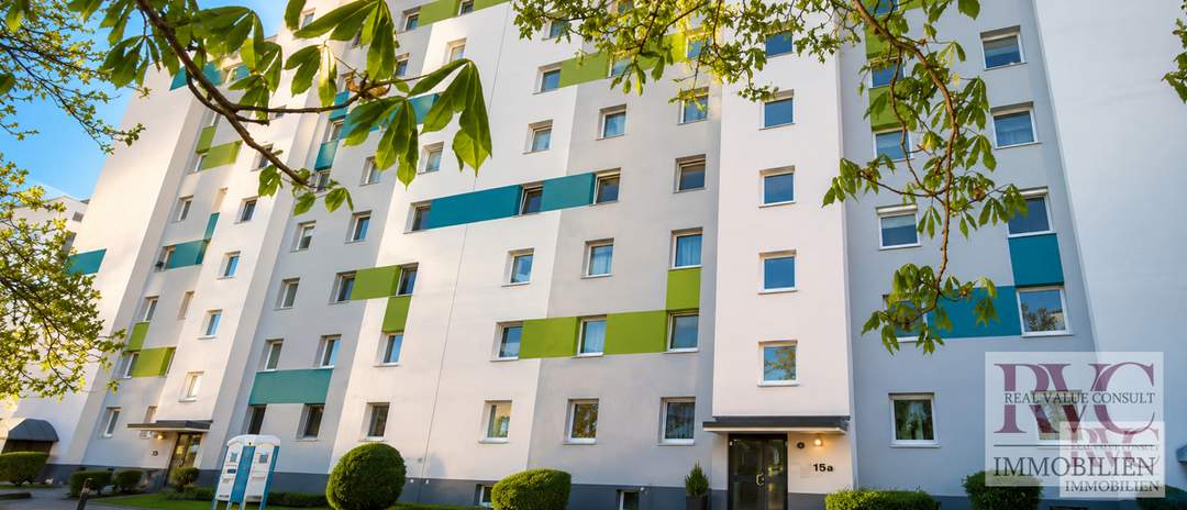 Gut geschnittene 3-Zimmer-Wohnung mit Loggia, Infrarotkabine & Aussicht in Krems
