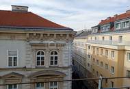 Blick über Währing: Dachgeschosswohnung mit Ausbaupotenzial!