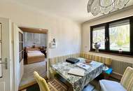 Sonniges großes Grundstück mit sanierungsbedürftigem Haus