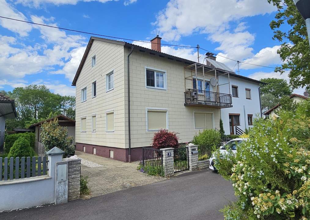 Einfamilienhaus in gekuppelter Bauweise mit 2 Wohneinheiten in Ansfelden Freindorf