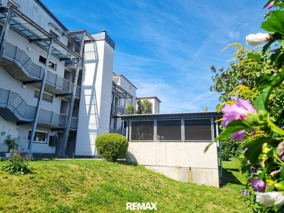 Top-Aufteilung & TU-Nähe: Gepflegte 2-Zimmer-Wohnung mit TG-Platz und Terrasse