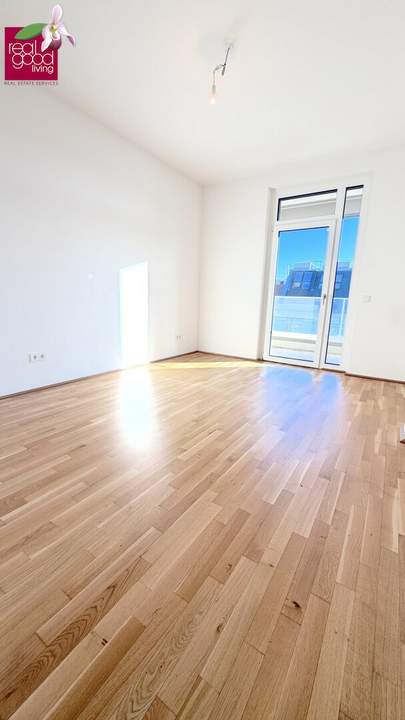Familienwohnung mit Weitblick | 4 Zimmer, 20 m² Loggia, Spielplatz, Sauna & Outdoorküche