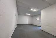 Streckhof mit begrüntem Innenhof mit diversen Lagermöglichkeiten und Garage