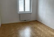 Erholsames Familienleben in zentraler und dennoch naturnaher Grünlage - 3-Zimmer Wohnung mit Loggia und Parkplatz!