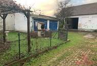 WUNDERSCHÖNER, UNEINSICHTIGER GARTEN mit BESTANDSGEBÄUDE und STADL UNWEIT von WIEN ... in absoluter Ruhelage