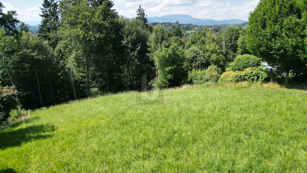 BAUGRUNDSTÜCK MIT HERRLICHEM SCHÖCKLBLICK ? EXCLUSIV IN RUHIGER LAGE