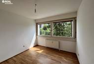 Hohe Warte 4-Zimmer-Wohnung mit großem Parkareal und Pool