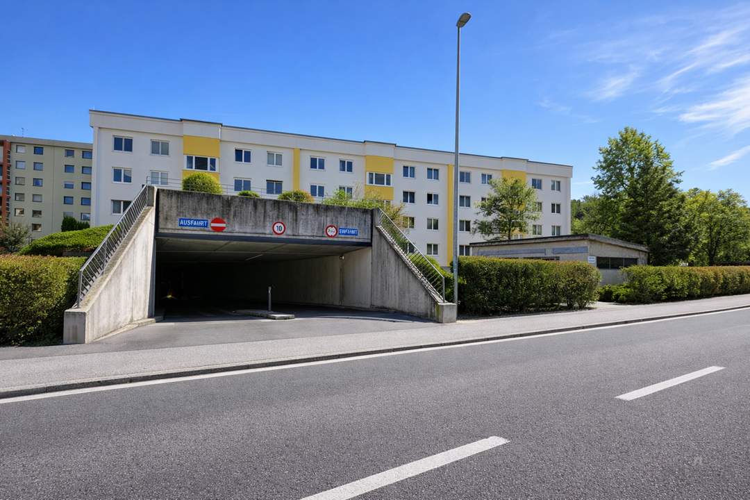 Attraktive Investmentgelegenheit: Parkgarage mit 86 Stellplätzen in Völs