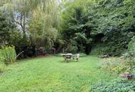 Exklusives Dachgeschoß-Juwel in Turmvilla mit großem Gartenanteil