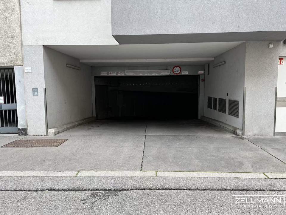 KFZ || Tiefgaragenstellplatz || Voltagasse || bis zu 3 Stellplätze nebeneinander verfügbar | ZELLMANN IMMOBILIEN