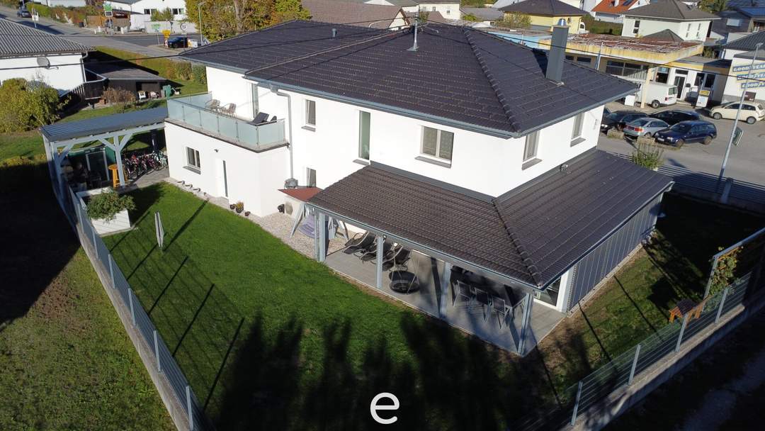Exklusives Einfamilienhaus – großzügiges Wohnen mit Wintergarten – einziehen und wohlfühlen