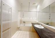 ZENTRALES 2 ZIMMER ALTBAUAPARTMENT MITTEN IM DRITTEN