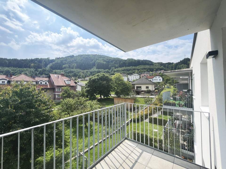 Randegg – schöne 3 Zimmer Dachgeschosswohnung mit Balkon